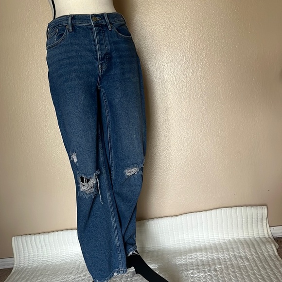 Calvin ๐ซ - Picture 1 of 4